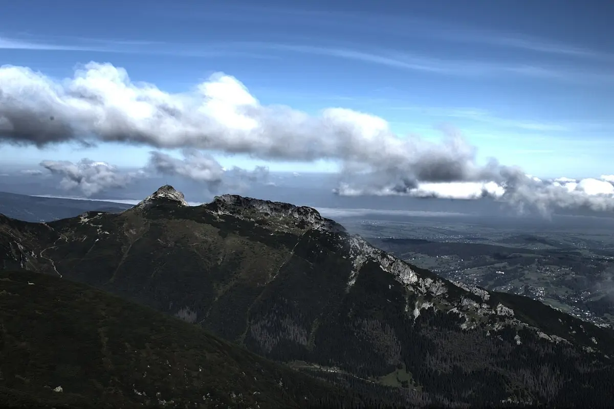 Giewont widziany z grani Kasprowego Wierchu